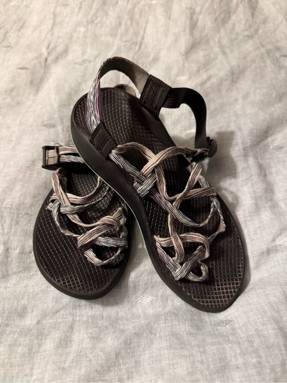 Chaco Women’s Sz 8 Outdoor Sandals with toe loop